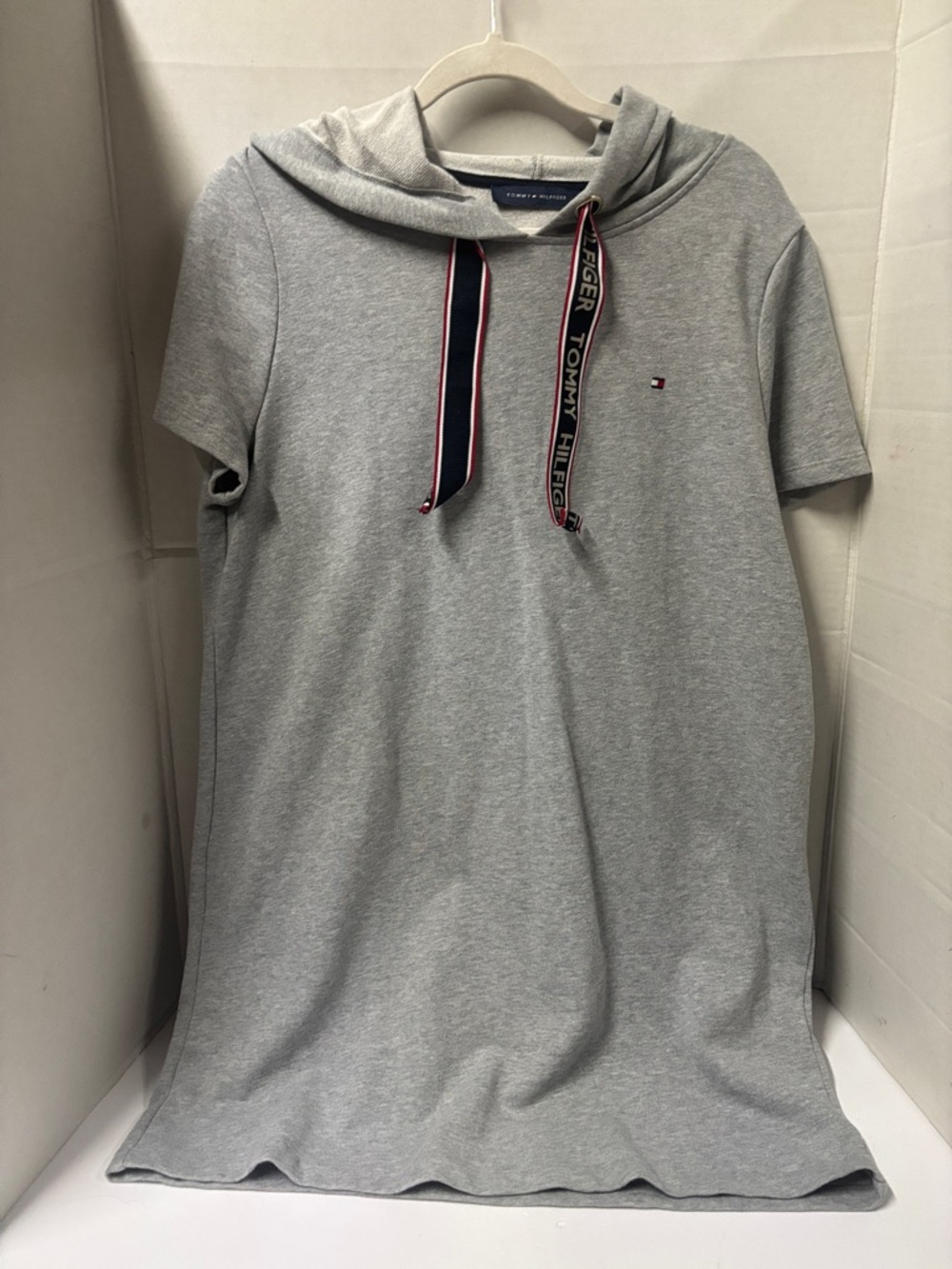 Tommy Hilfiger Light Gray Short-Sleeve Hoodie Dress with Navy & Red Accents